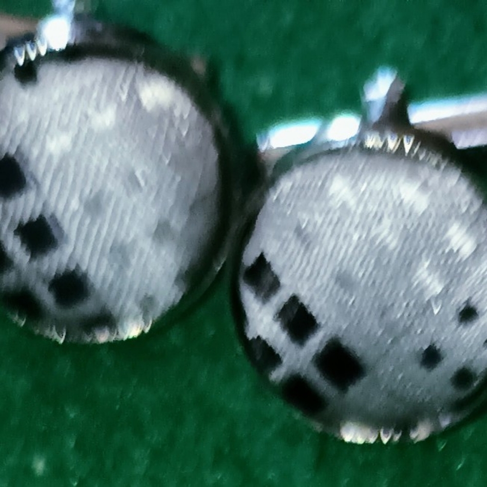 Men's All Italian Silk Tie WITH Cuff Links & Pocket Handkerchief. - Picture 7 of 7